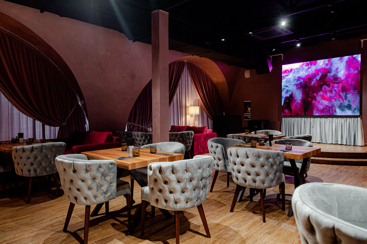 Зал — Shum karaoke & lounge