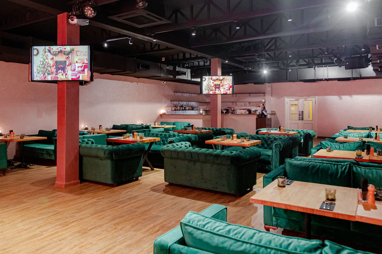Зал — Shum karaoke & lounge