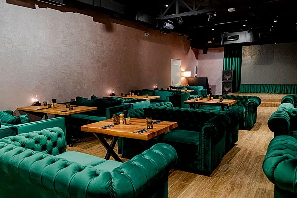 Shum karaoke & lounge, Зал — фото