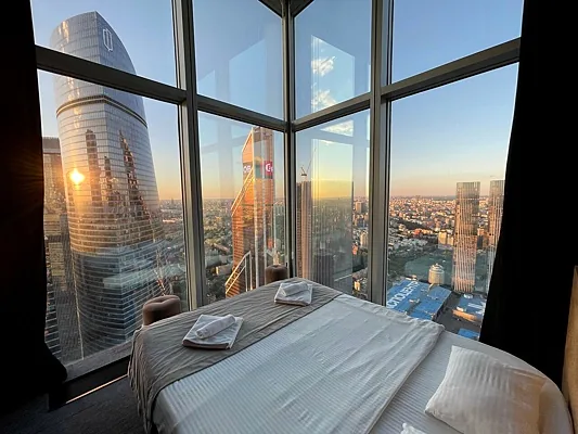 Мир Неба, Зал — фото