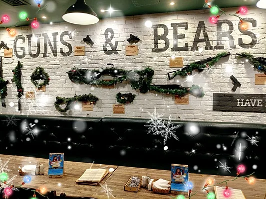 Guns & Bears Pub, Зал — фото