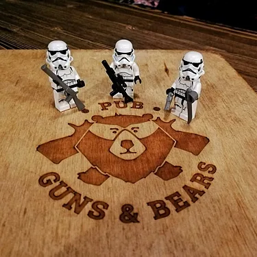 Guns & Bears Pub, Москва — фото площадки