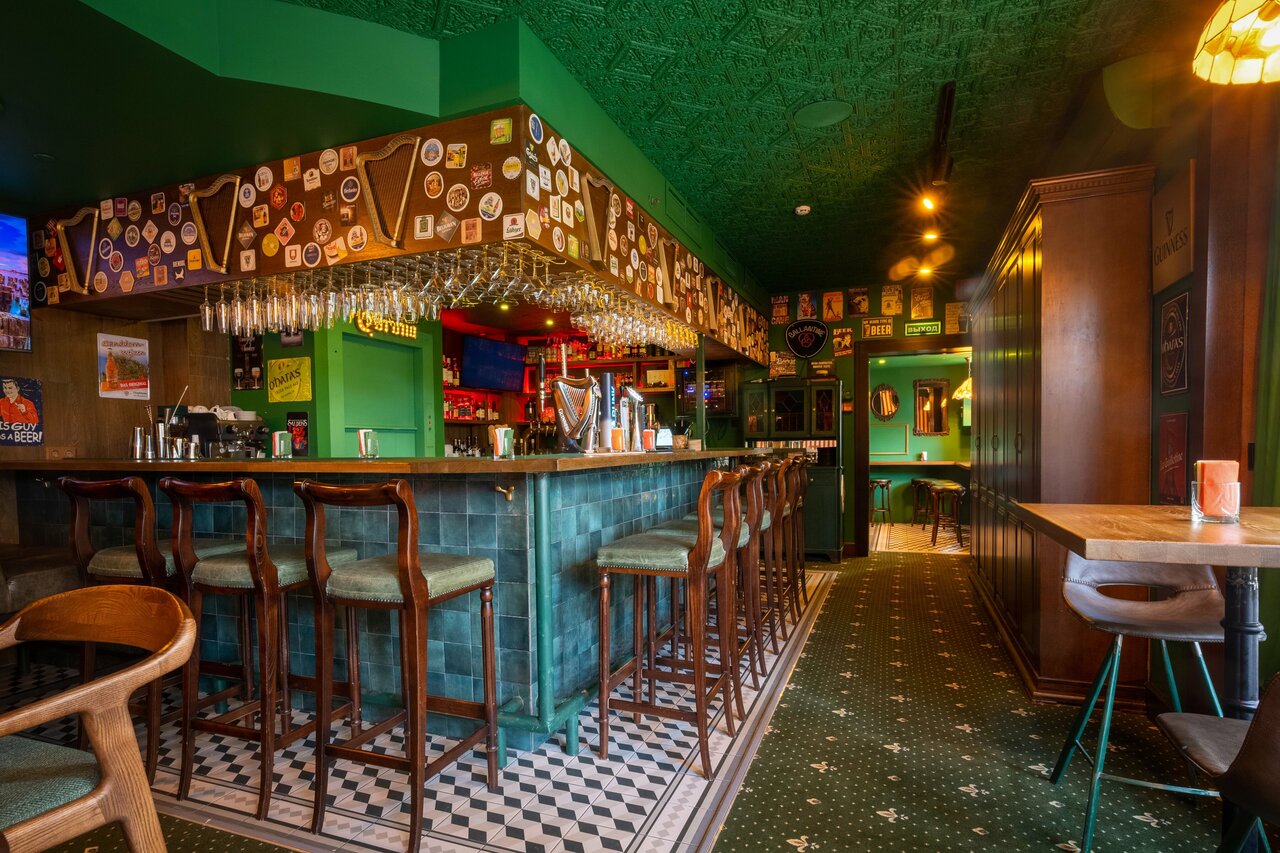 Зал — Irishman Pub