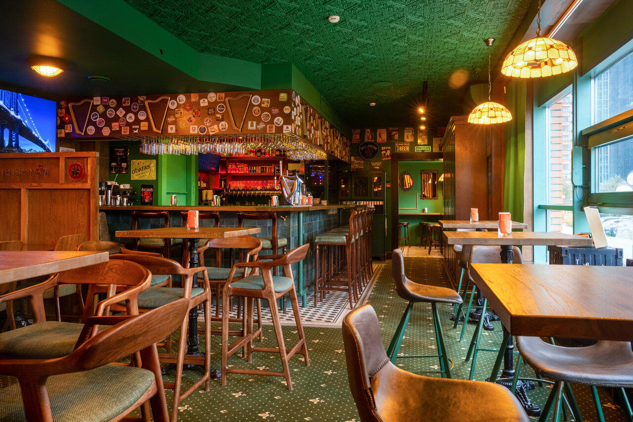 Зал — Irishman Pub