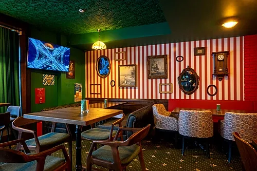 Зал — Irishman Pub