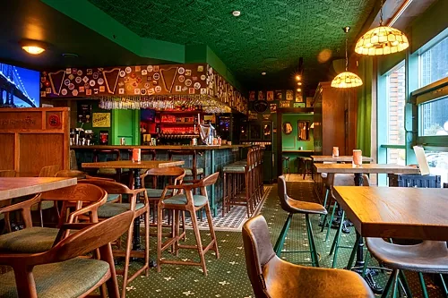 Зал — Irishman Pub