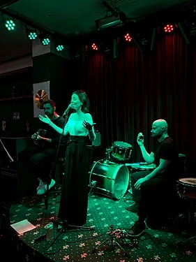 Зал — Кроули Айриш Паб