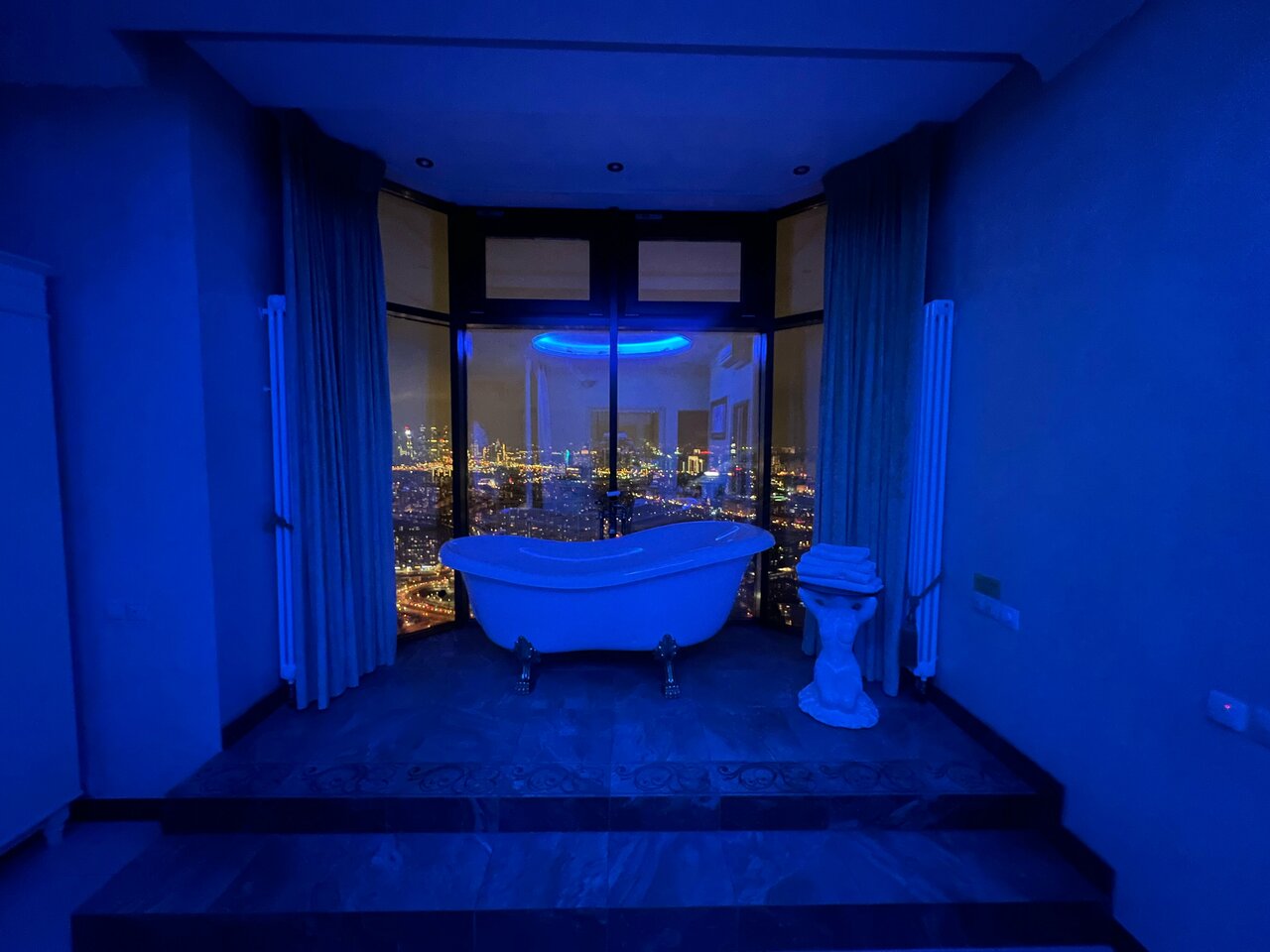 Зал — Триумф Палас
