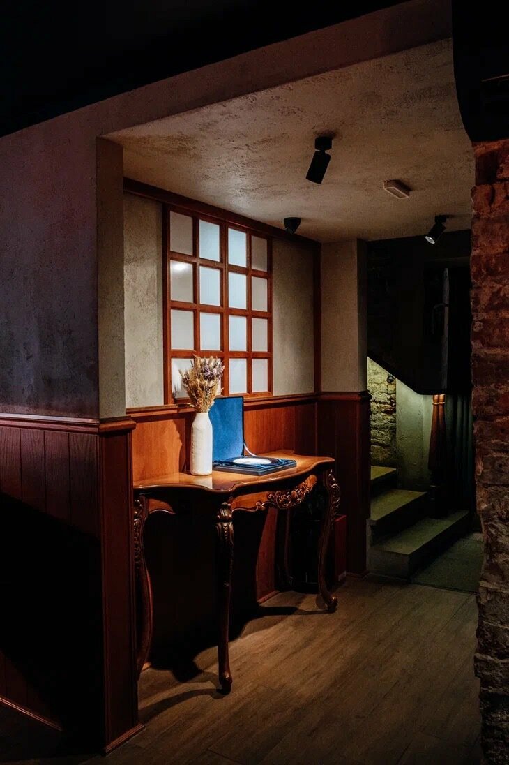 Зал — Butler The Japanese Bar
