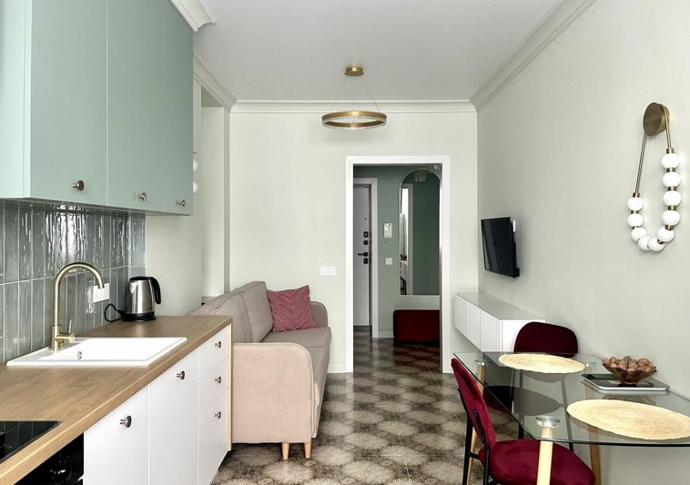 Логотип Moment house