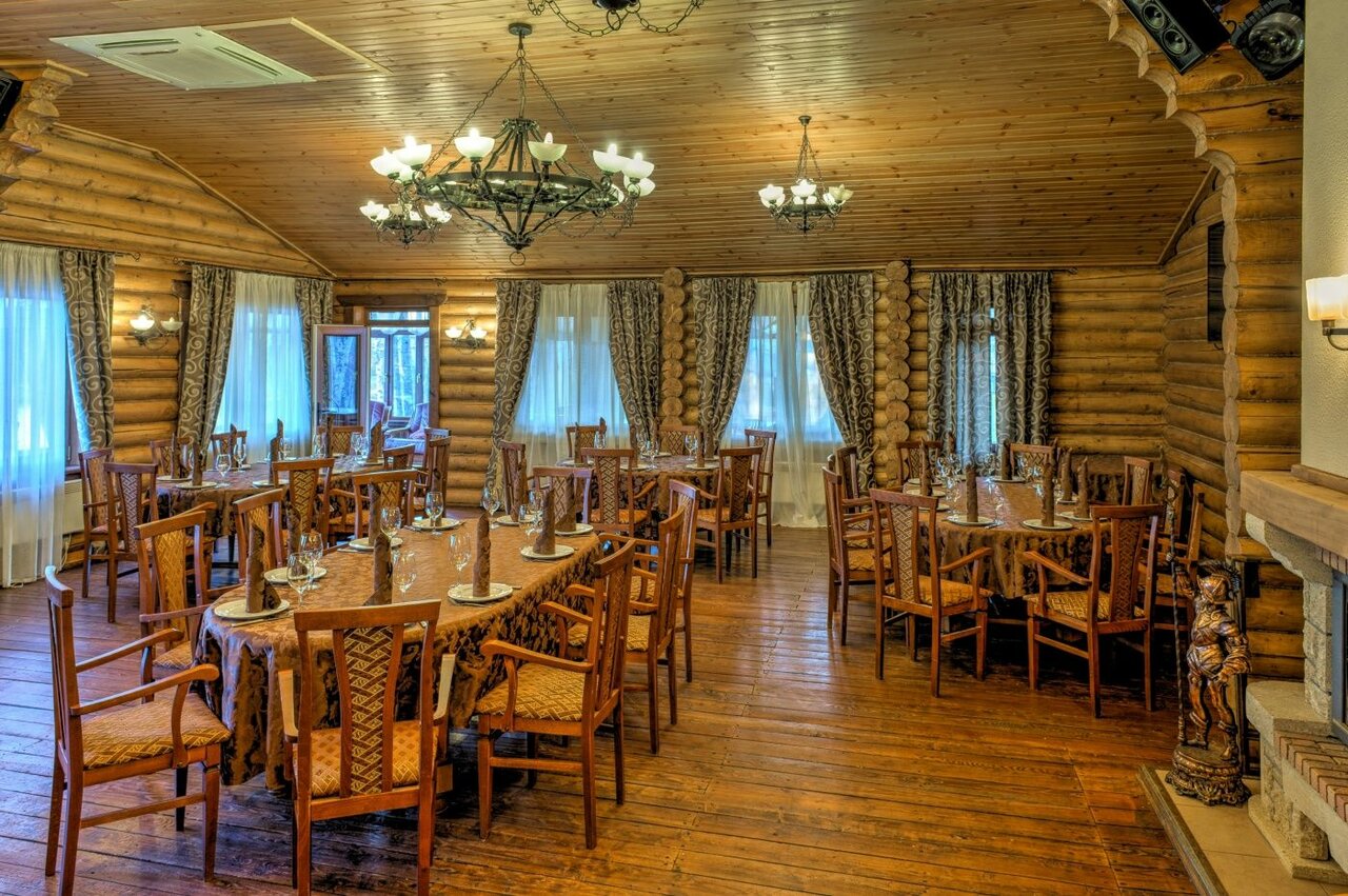 Зал — Александръ Club