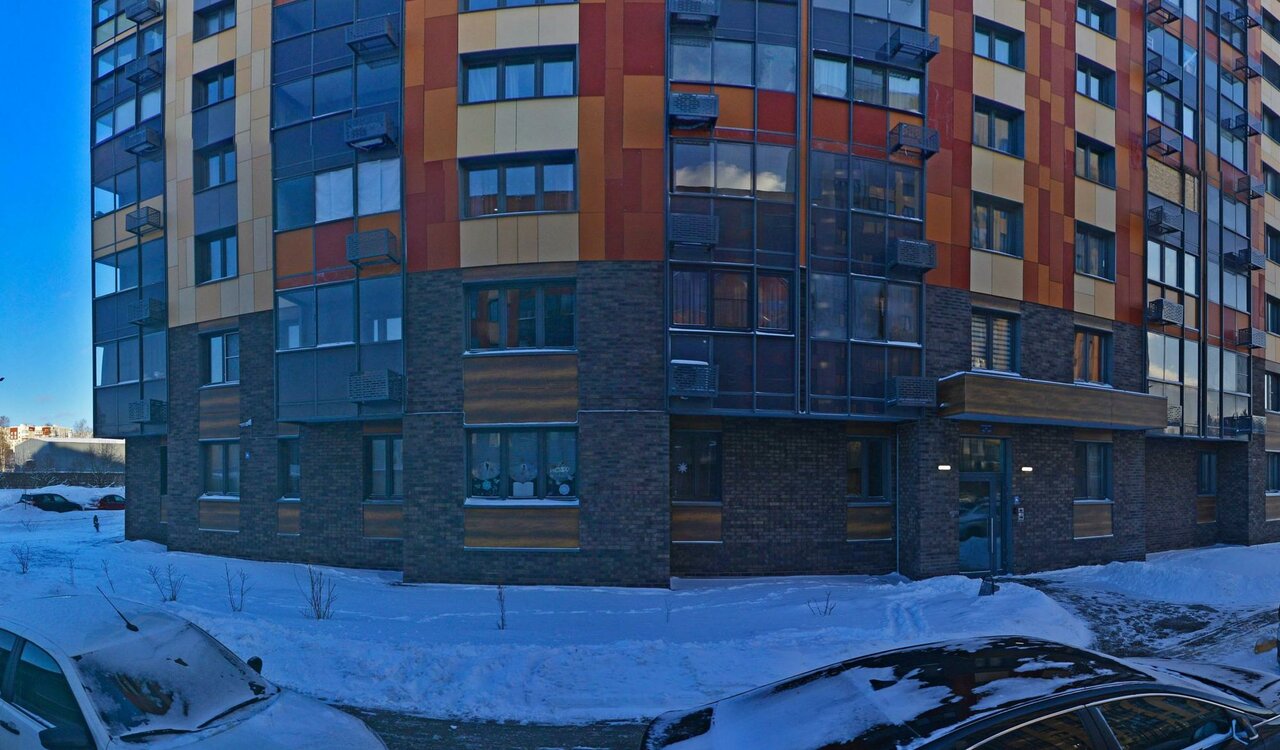 Зал — Камила
