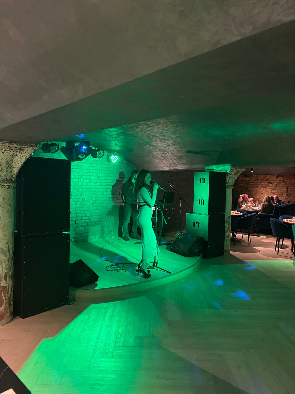 Зал — Truba Bar & Караоке
