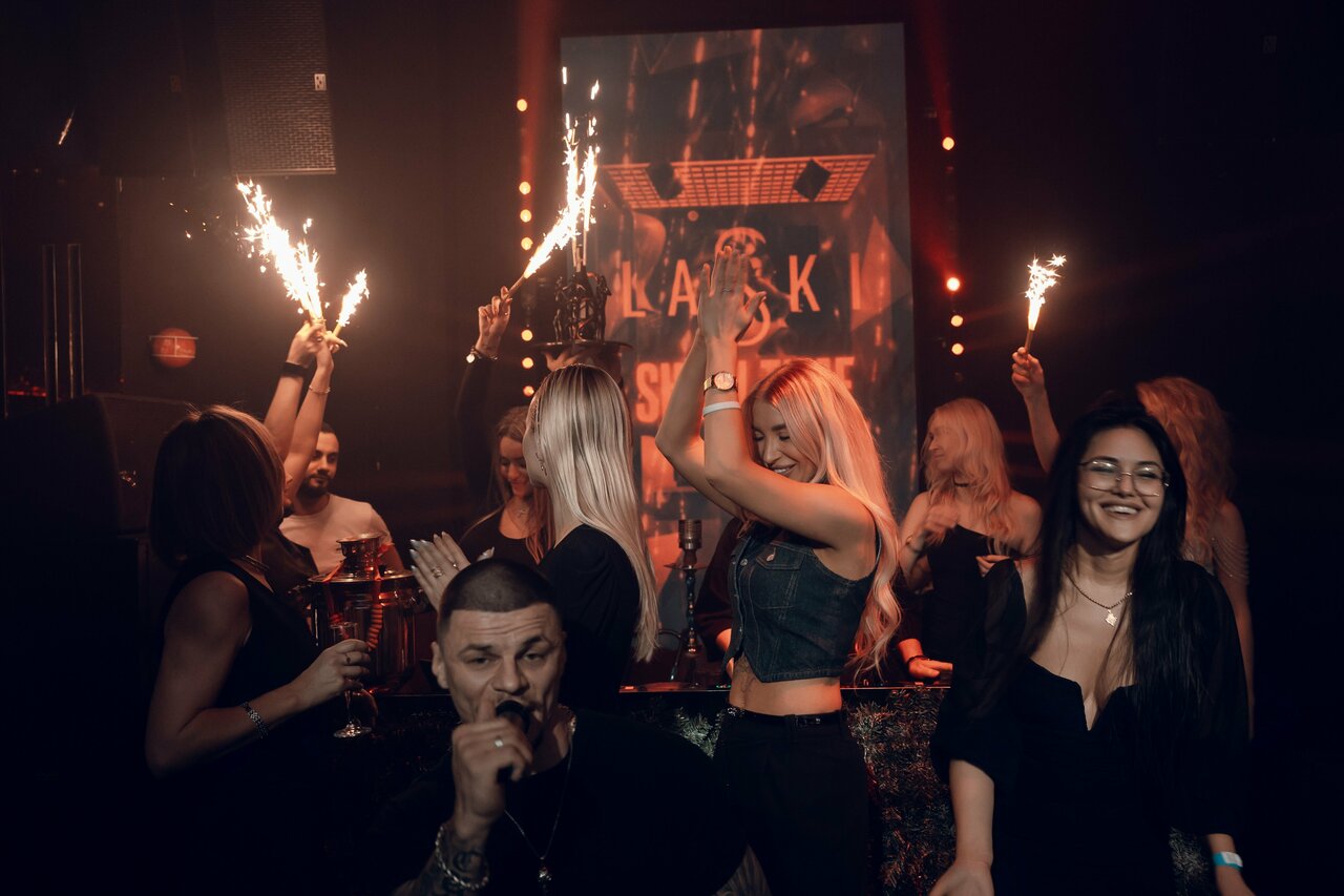 Зал — Laski