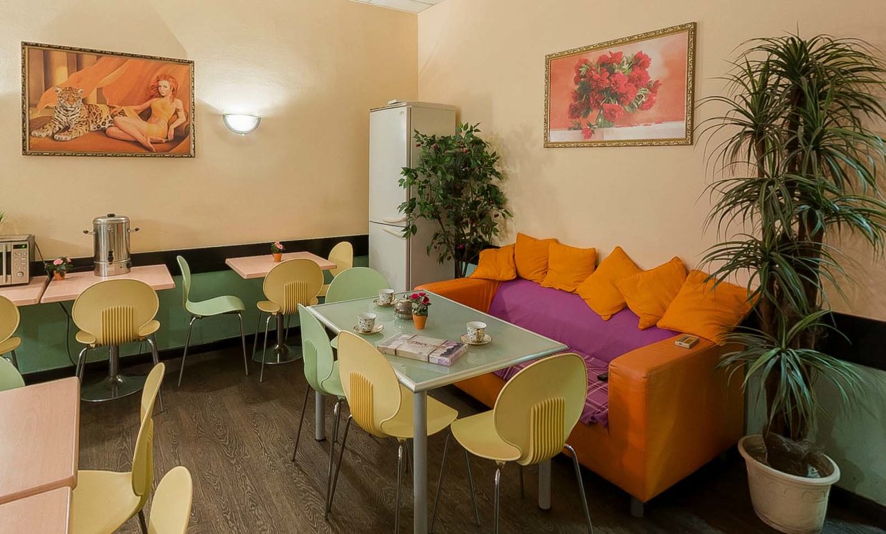 Зал — Абсолют