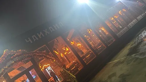 Зал — Чайхана Москва