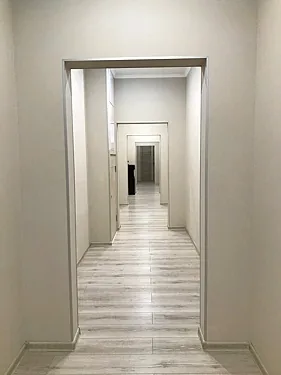 Зал — Грин
