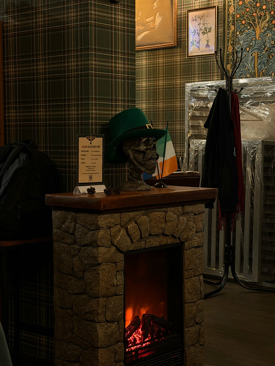 Зал — Goldfinch Pub