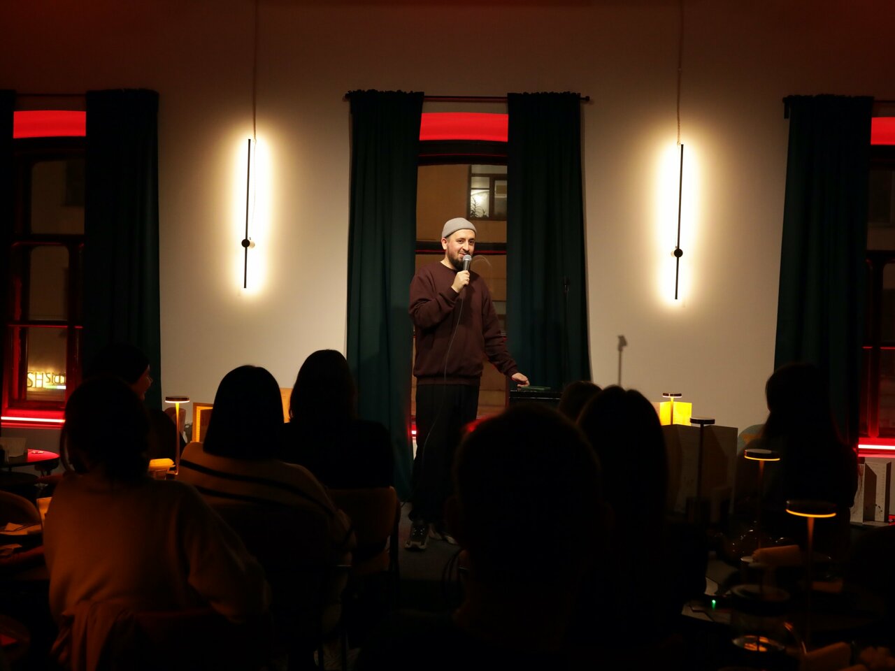 Зал — StandUp Cafe