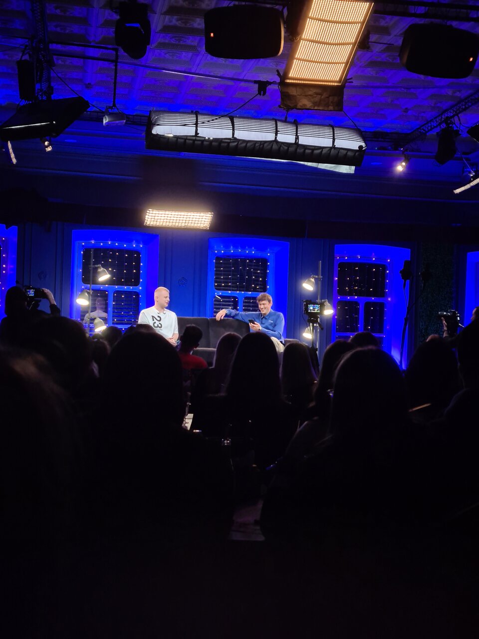 Зал — StandUp Cafe
