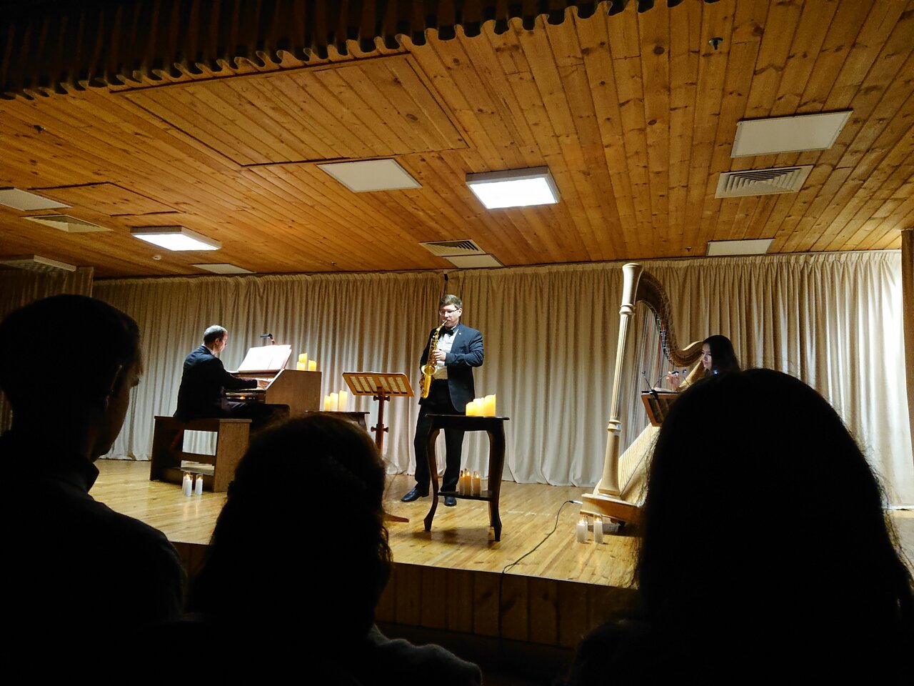 Зал — Театральная хоромина