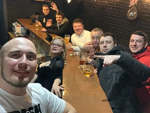 Зал — Штаб