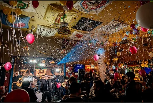 Зал — Harat’s pub