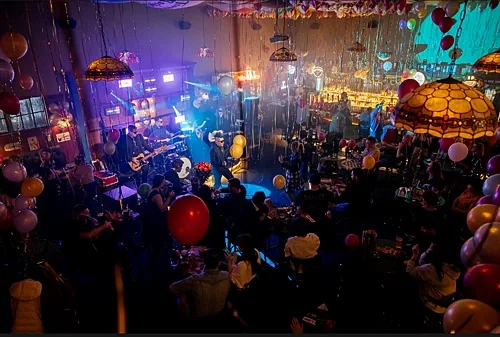 Зал — Harat’s pub