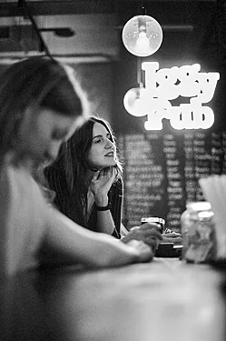 Зал — Iggy Pub