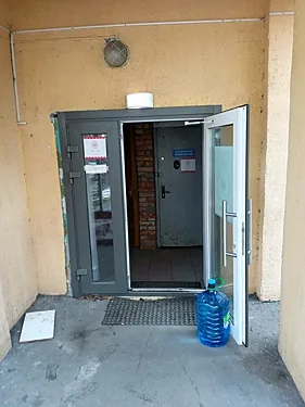 Зал — Кит