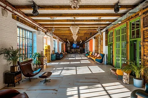 Зал — Loft Hall