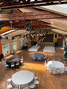 Зал — Loft Hall