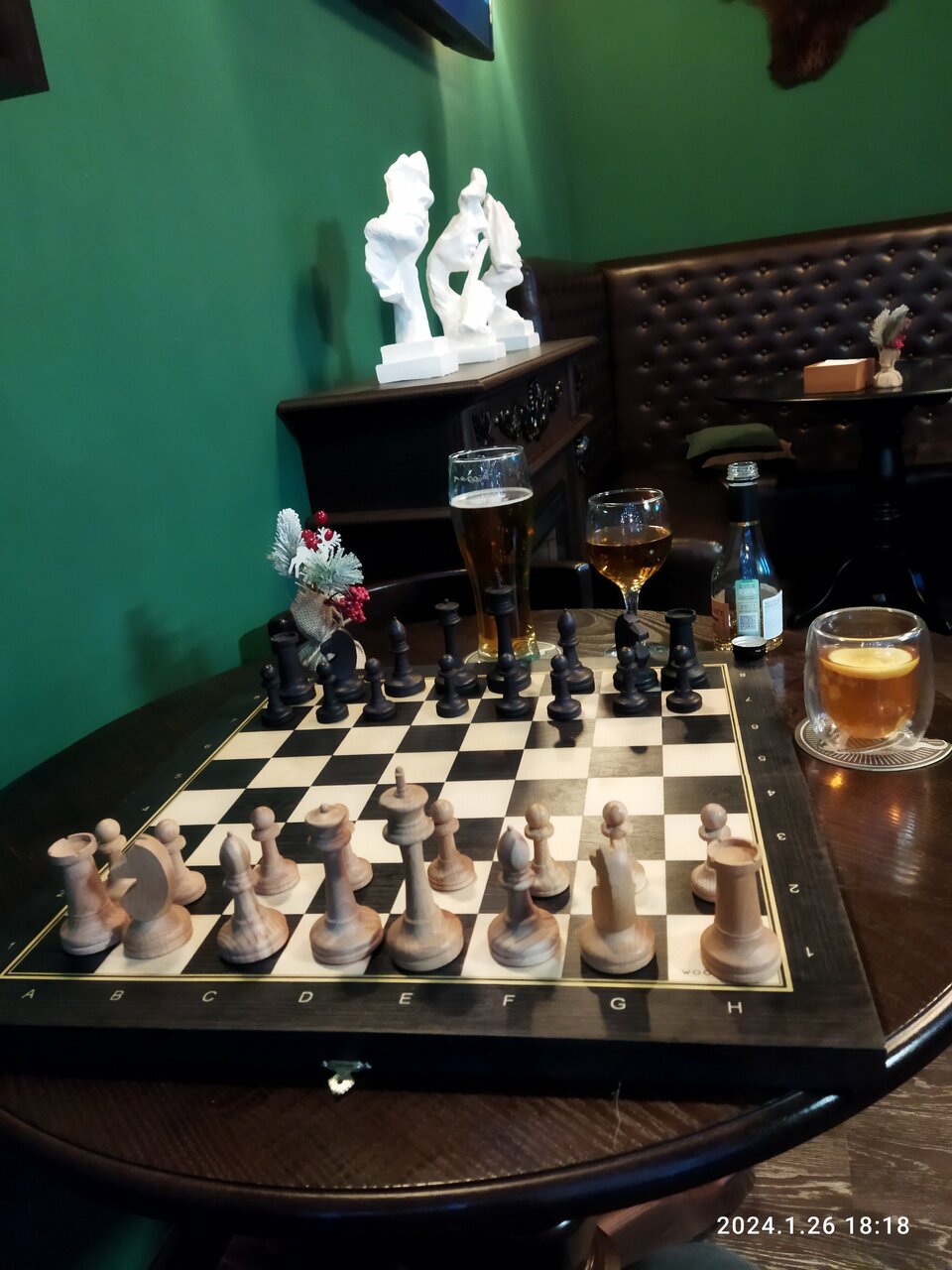 Зал — Hunter's House