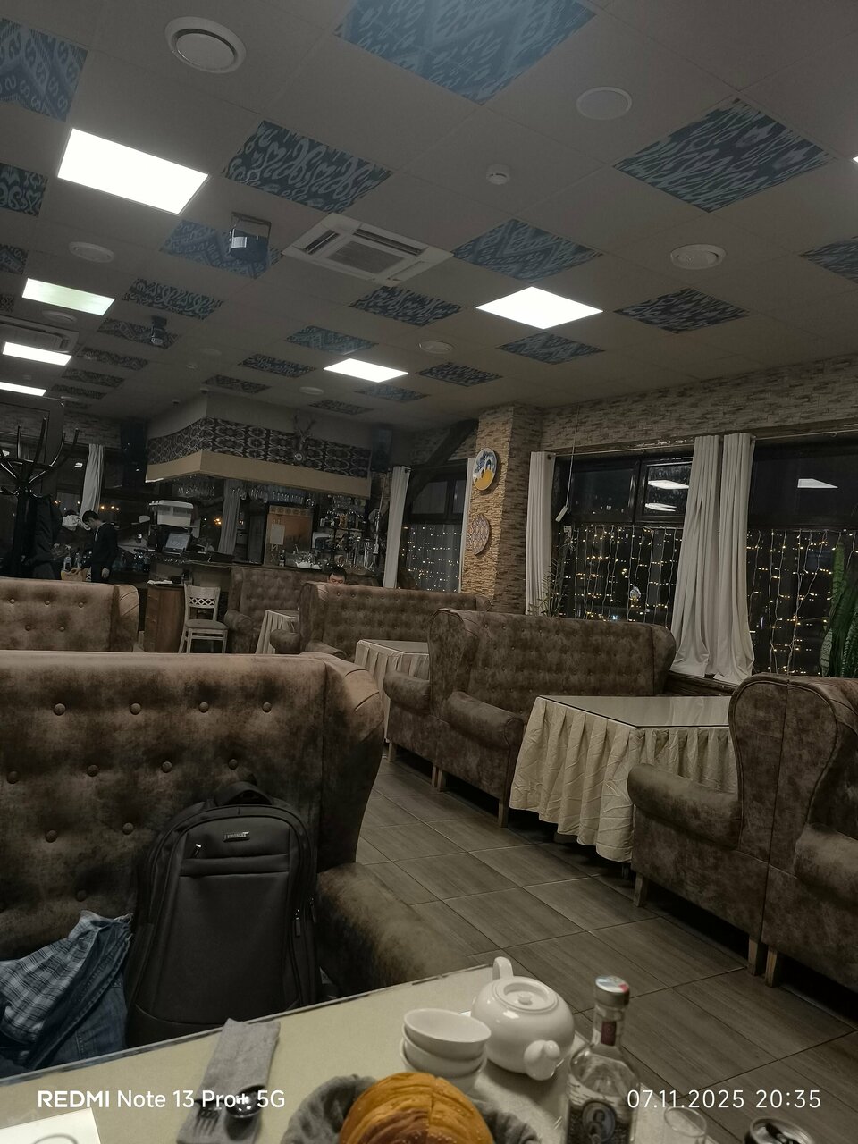 Зал — Чайхана Золотой Самарканд