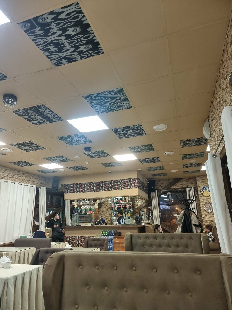 Зал — Чайхана Золотой Самарканд