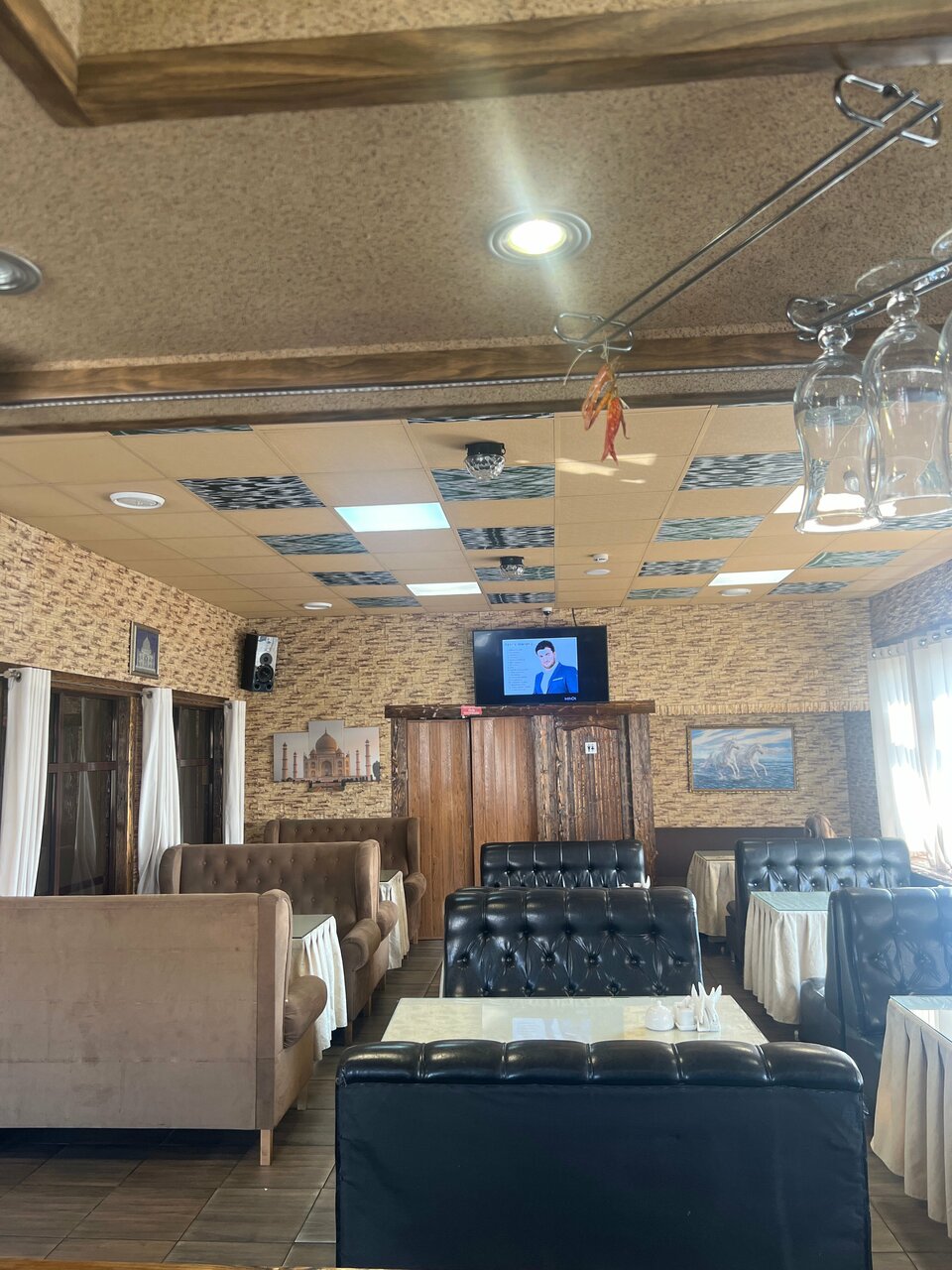 Зал — Чайхана Золотой Самарканд