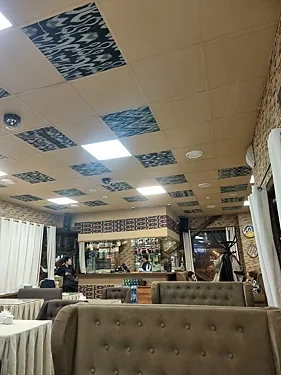 Зал — Чайхана Золотой Самарканд