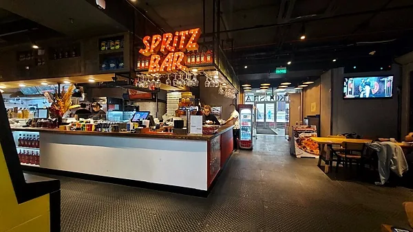 Spritz Bar, Зал — фото