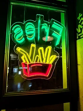 Зал — Beer & fries