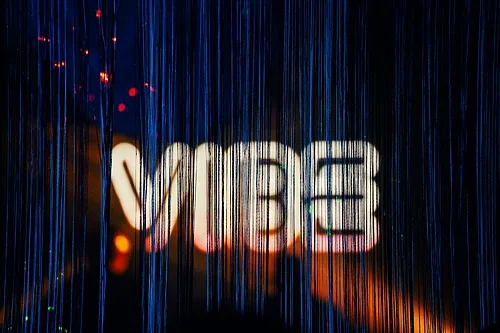 Зал — Vibe