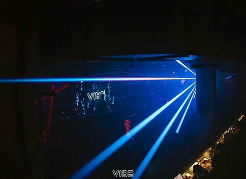 Зал — Vibe