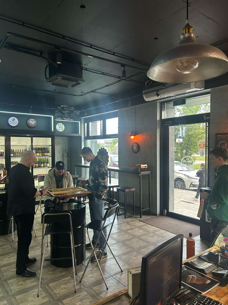 Зал — Silver Pub