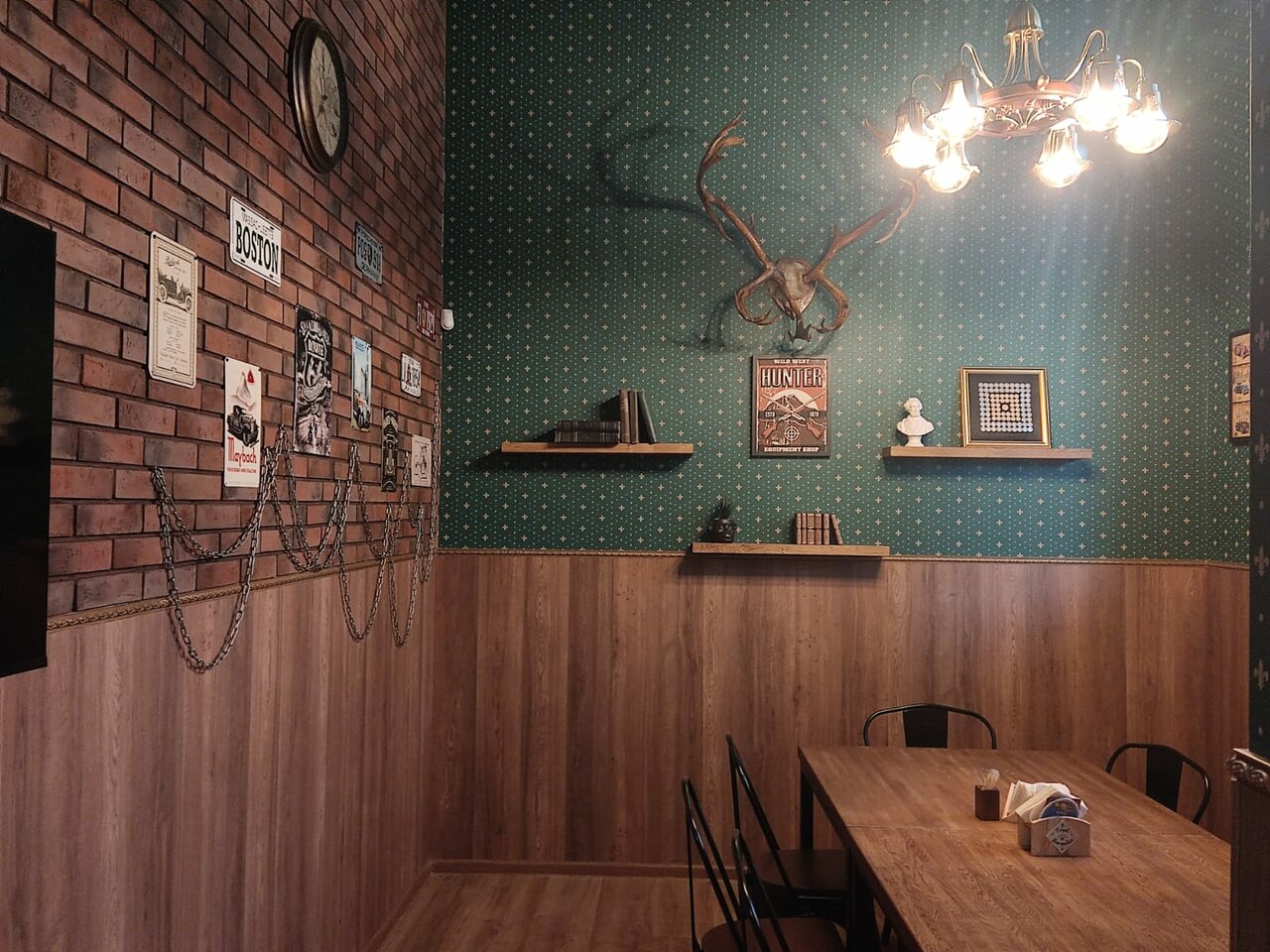 Зал — Old Monkey Pub
