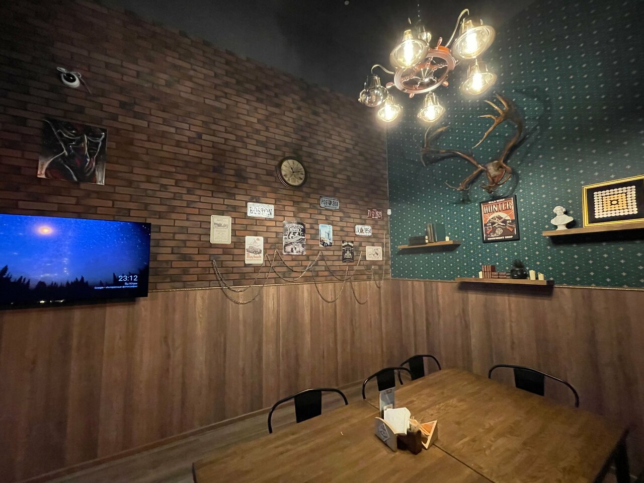 Зал — Old Monkey Pub