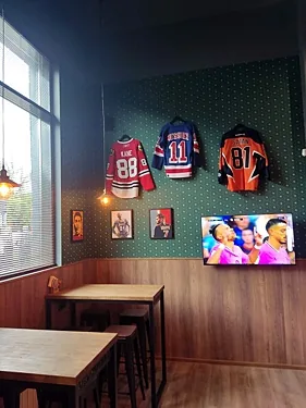 Зал — Old Monkey Pub