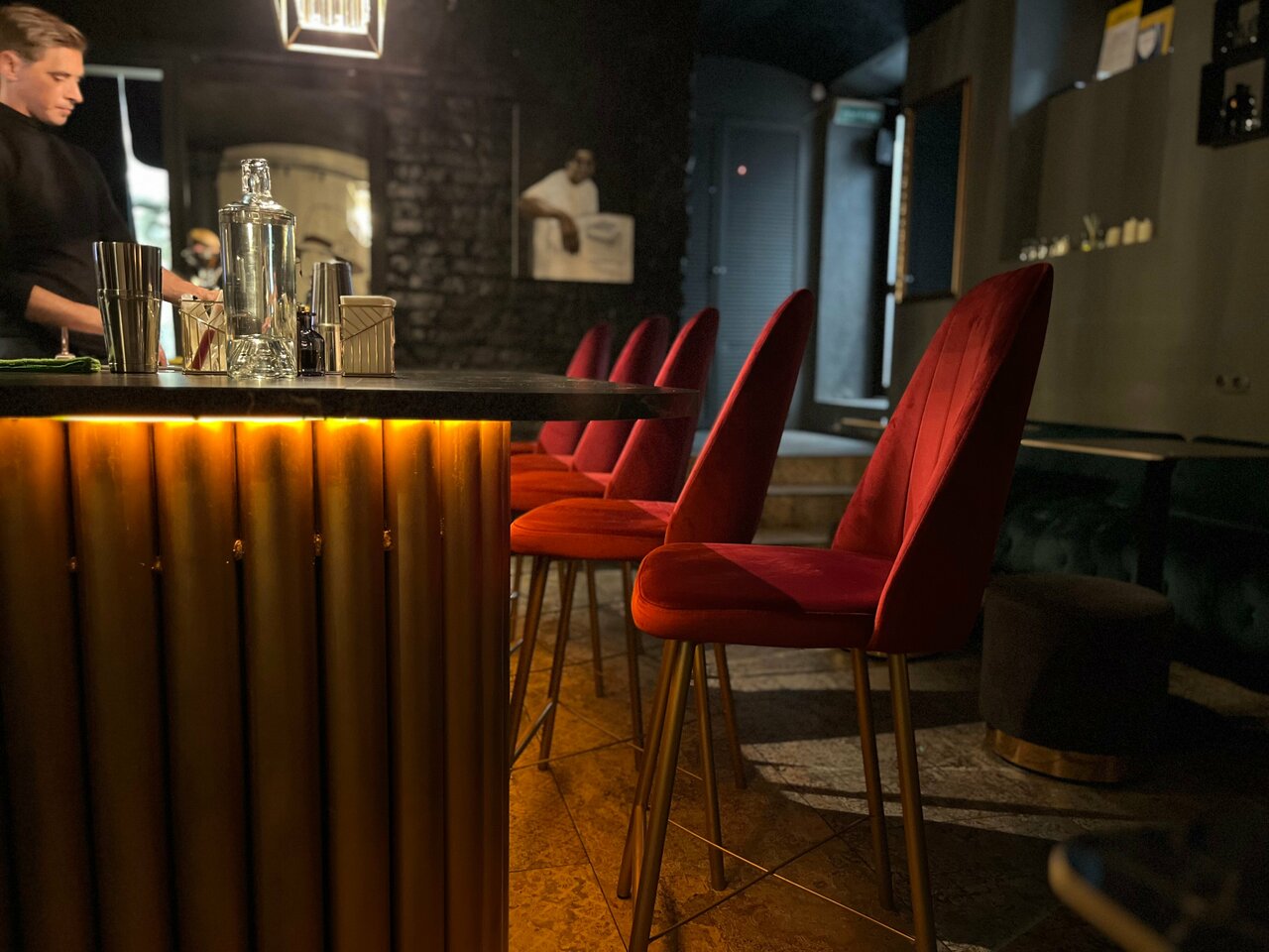 Зал — Perfumist Bar
