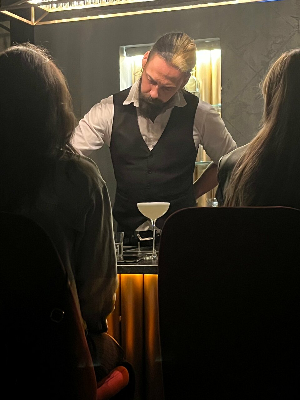 Зал — Perfumist Bar