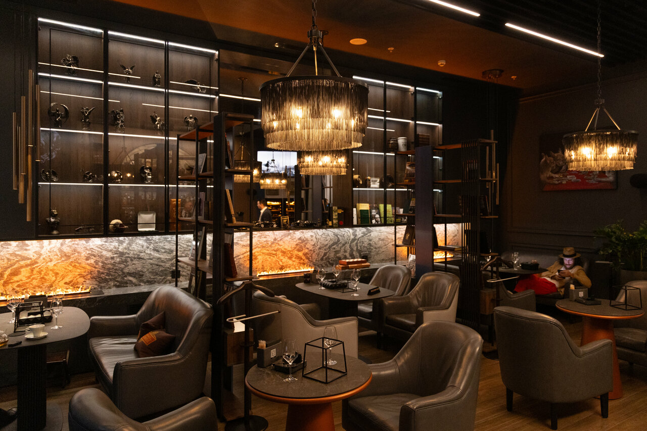 Зал — 19/72 Lounge