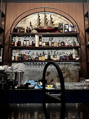 19/72 Lounge, Зал — фото