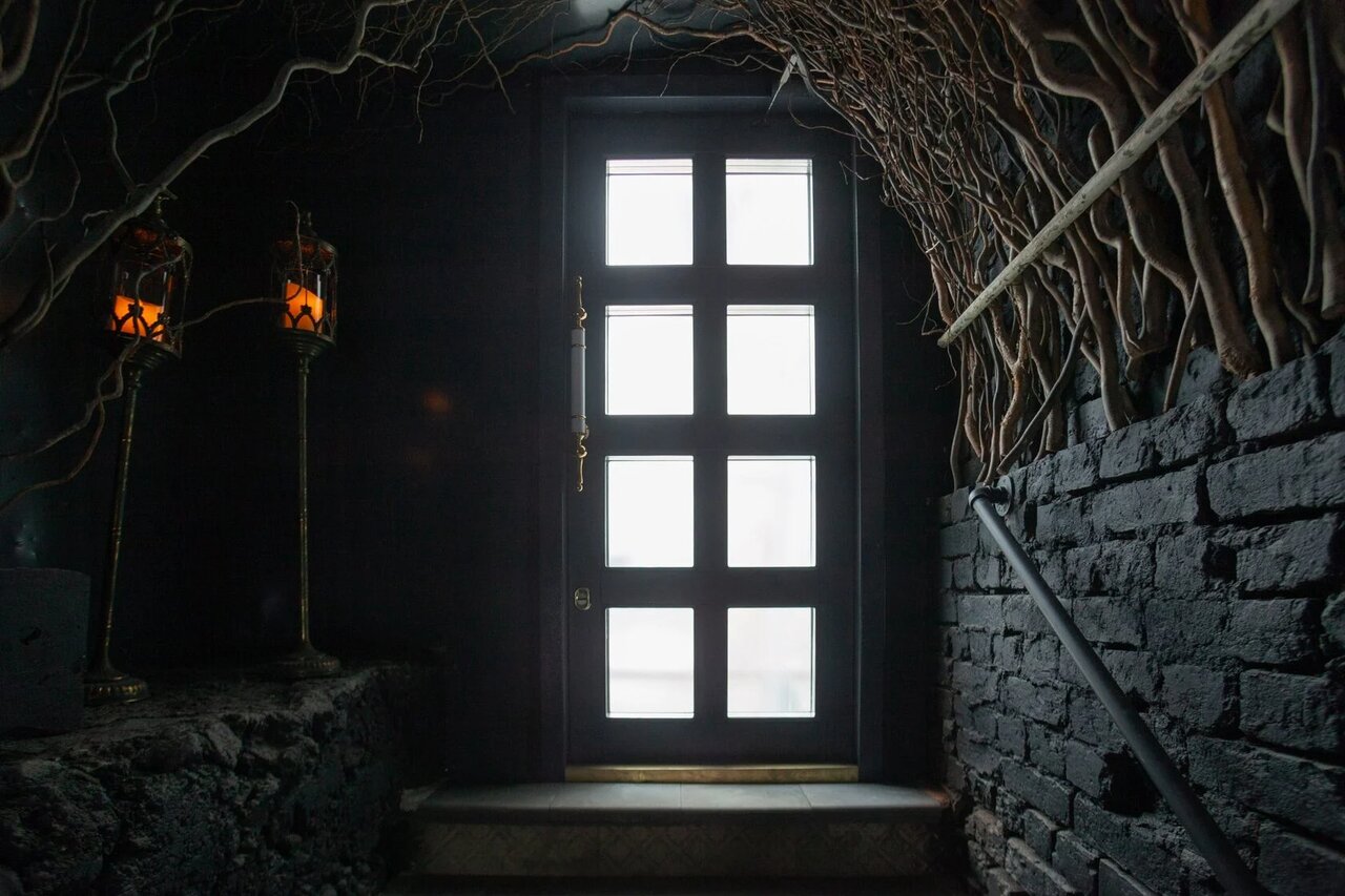Зал — Тайник